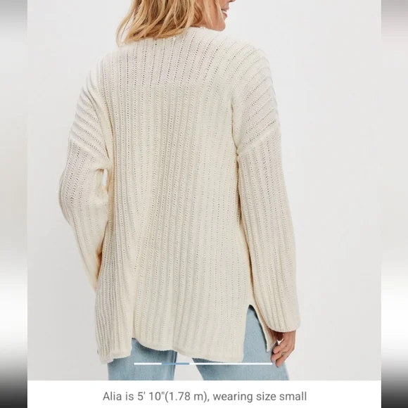 ⚡️SALE⚡️🆕️NWT AE Bell Sleeve Cardigan in 'Cream', Size Medium - Picture 3 of 8